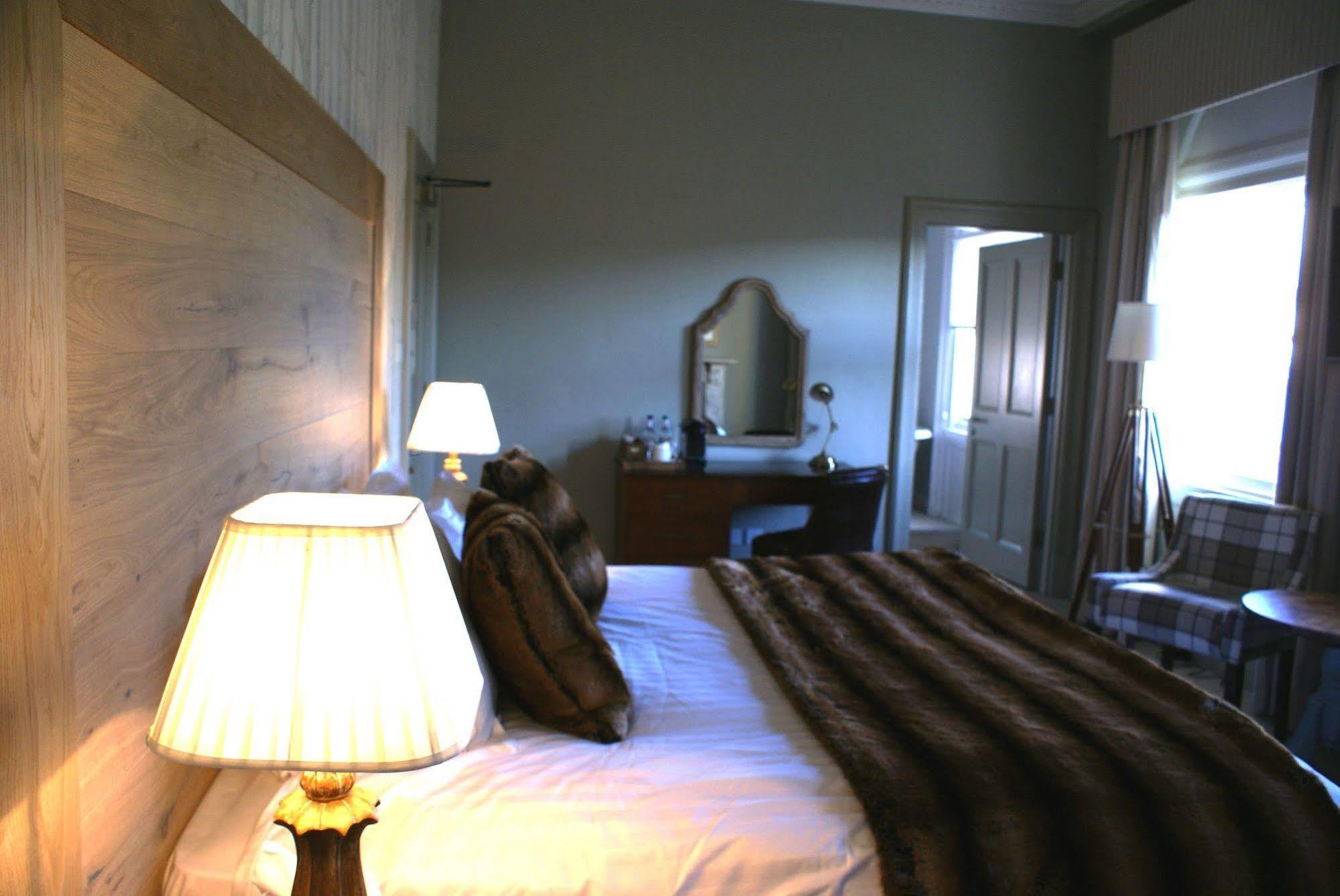 Loch Fyne Hotel And Restaurant Бат Экстерьер фото